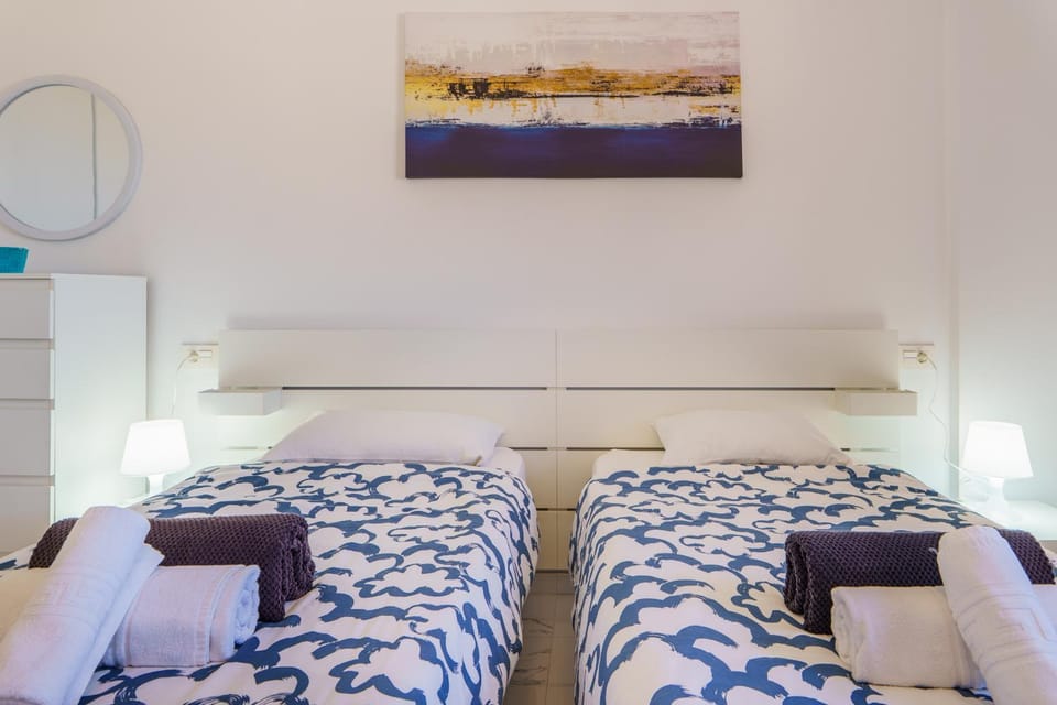Suntower Arona - Seaviews & Pool - next to beach House in Playa de las Americas