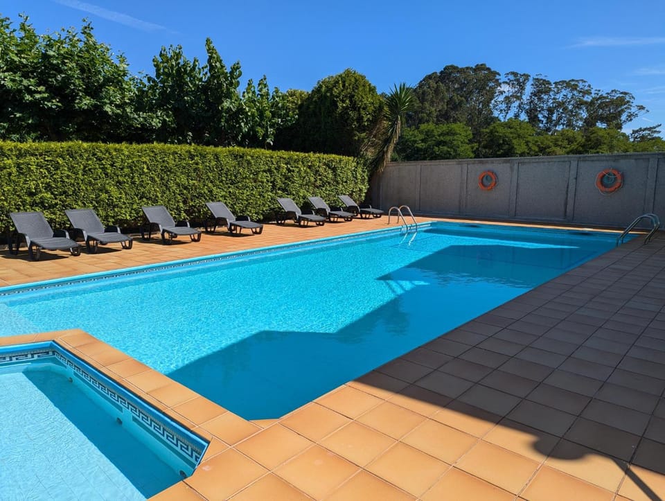 Day, Swimming pool, sunbed