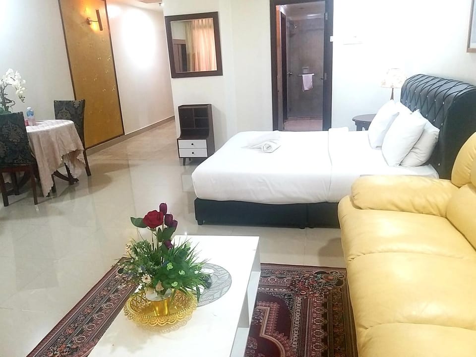 Bed, Living room, Bedroom