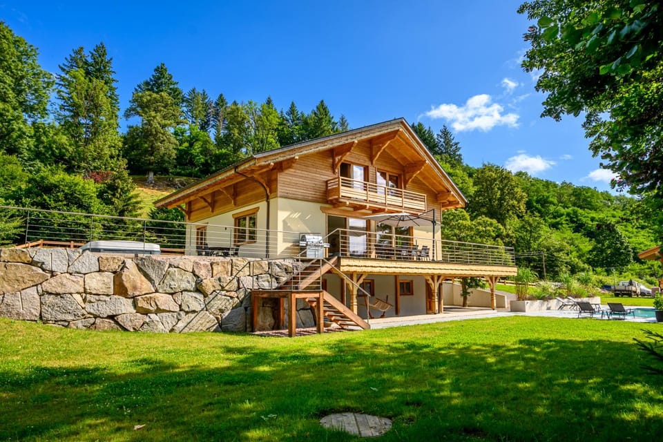 Property building, Garden view