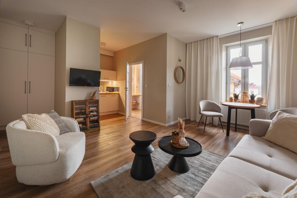 TV and multimedia, Kitchen or kitchenette, Living room, Seating area, Evening entertainment