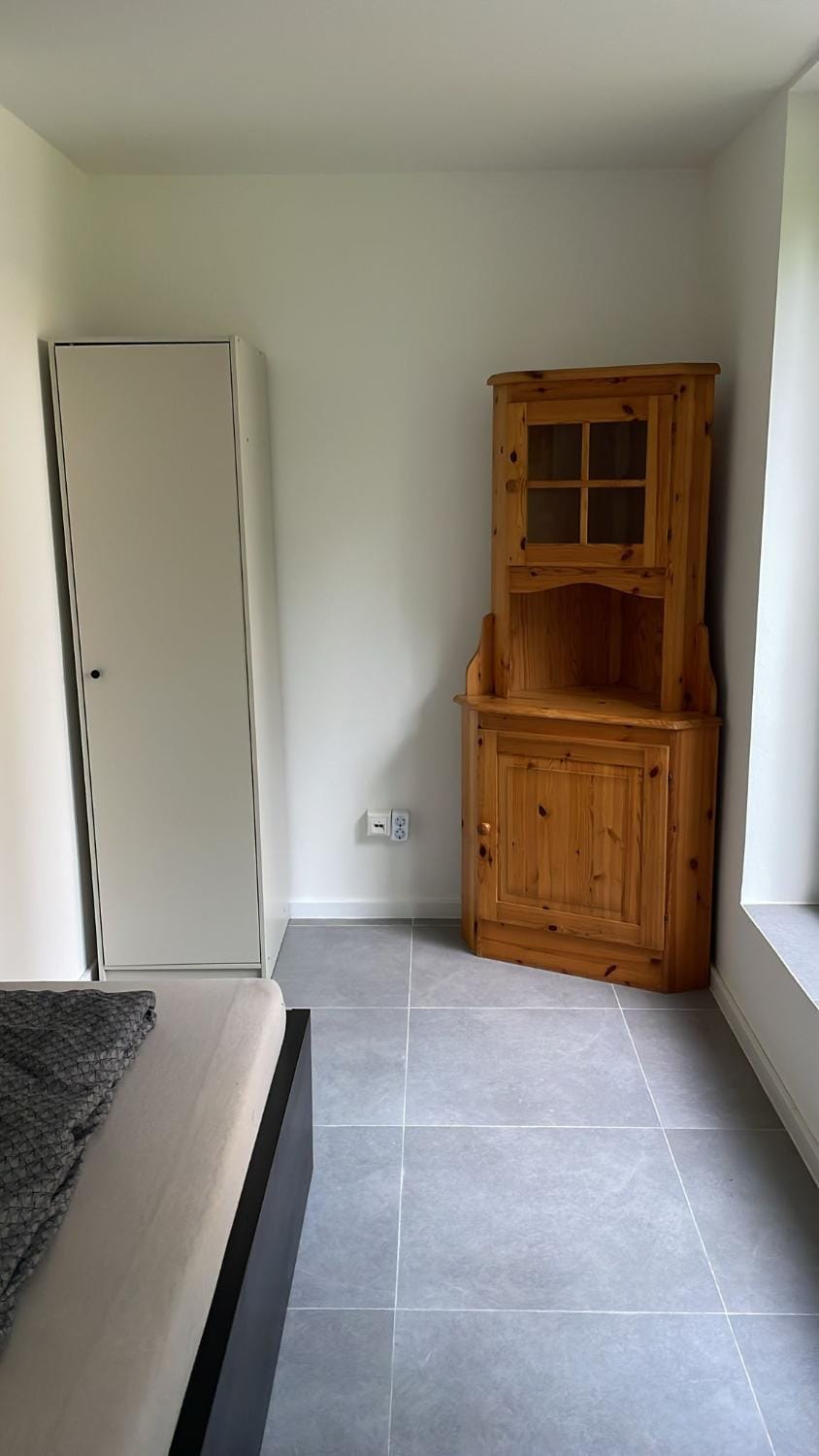 Sch1 Schleswiger Str.19,30165 Hannover,UG,2 x SZ ( 2 x Doppelbett ) Apartment in Hanover