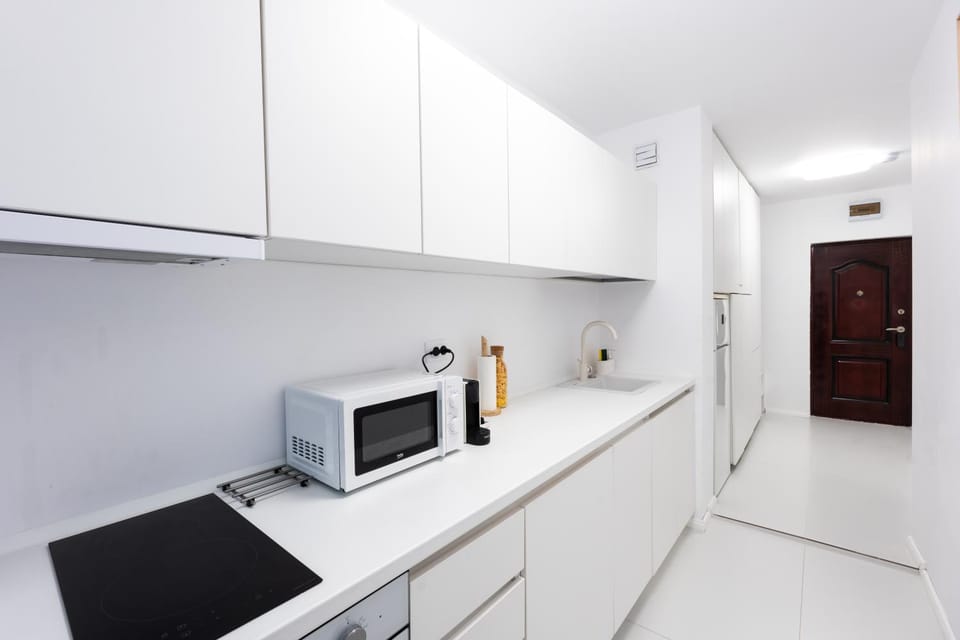 Coffee/tea facilities, Kitchen or kitchenette, microwave, kitchen