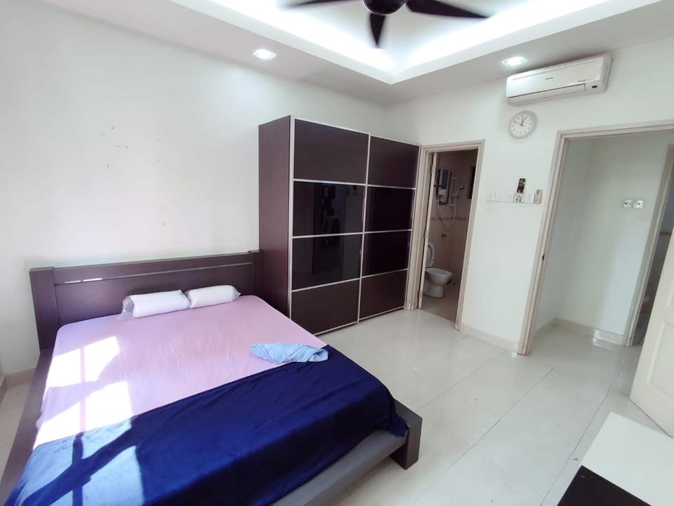 Bedroom, air conditioner