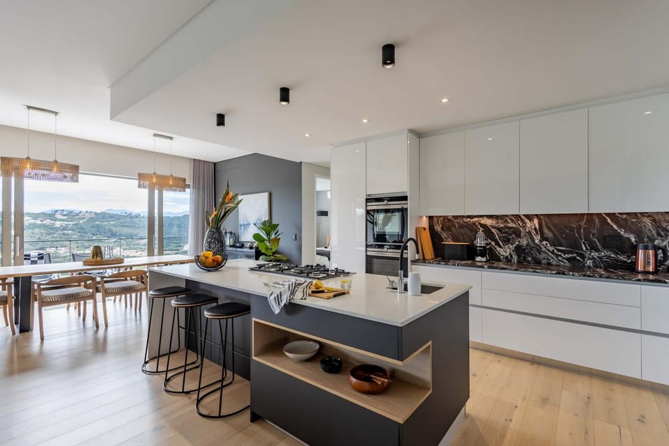 Villa Pacifico - 4BR Hilltop Lux Pool & View Villa in Plettenberg Bay