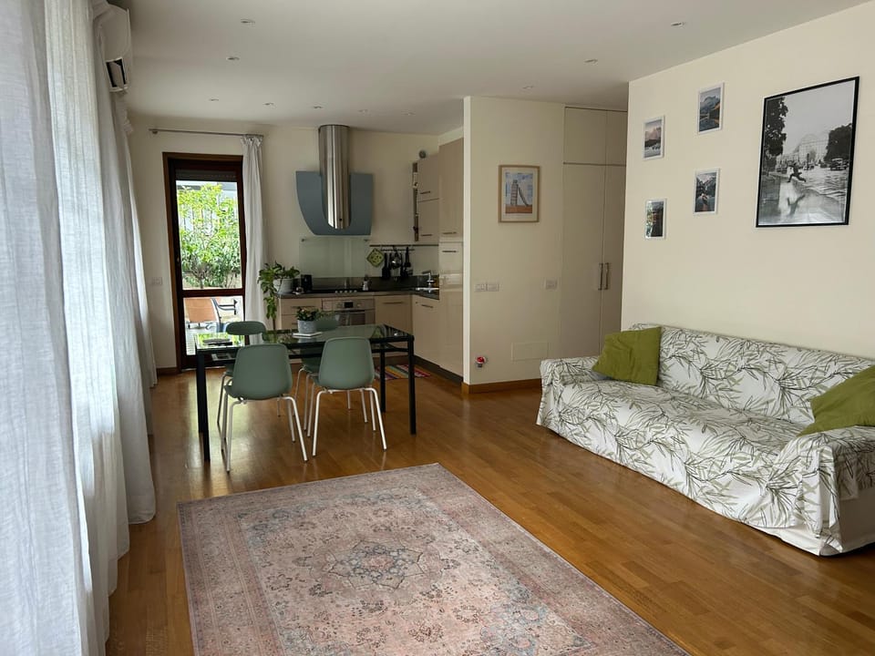 Communal lounge/ TV room, TV and multimedia, Kitchen or kitchenette, Lounge or bar, Communal kitchen, kitchen