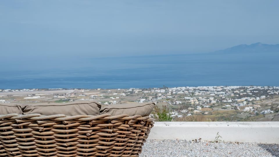 Ico Santorini Apartment in Santorini
