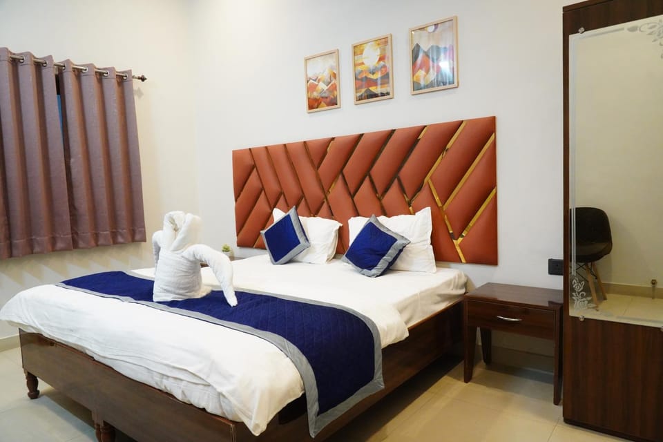 Bed, Photo of the whole room, Bedroom