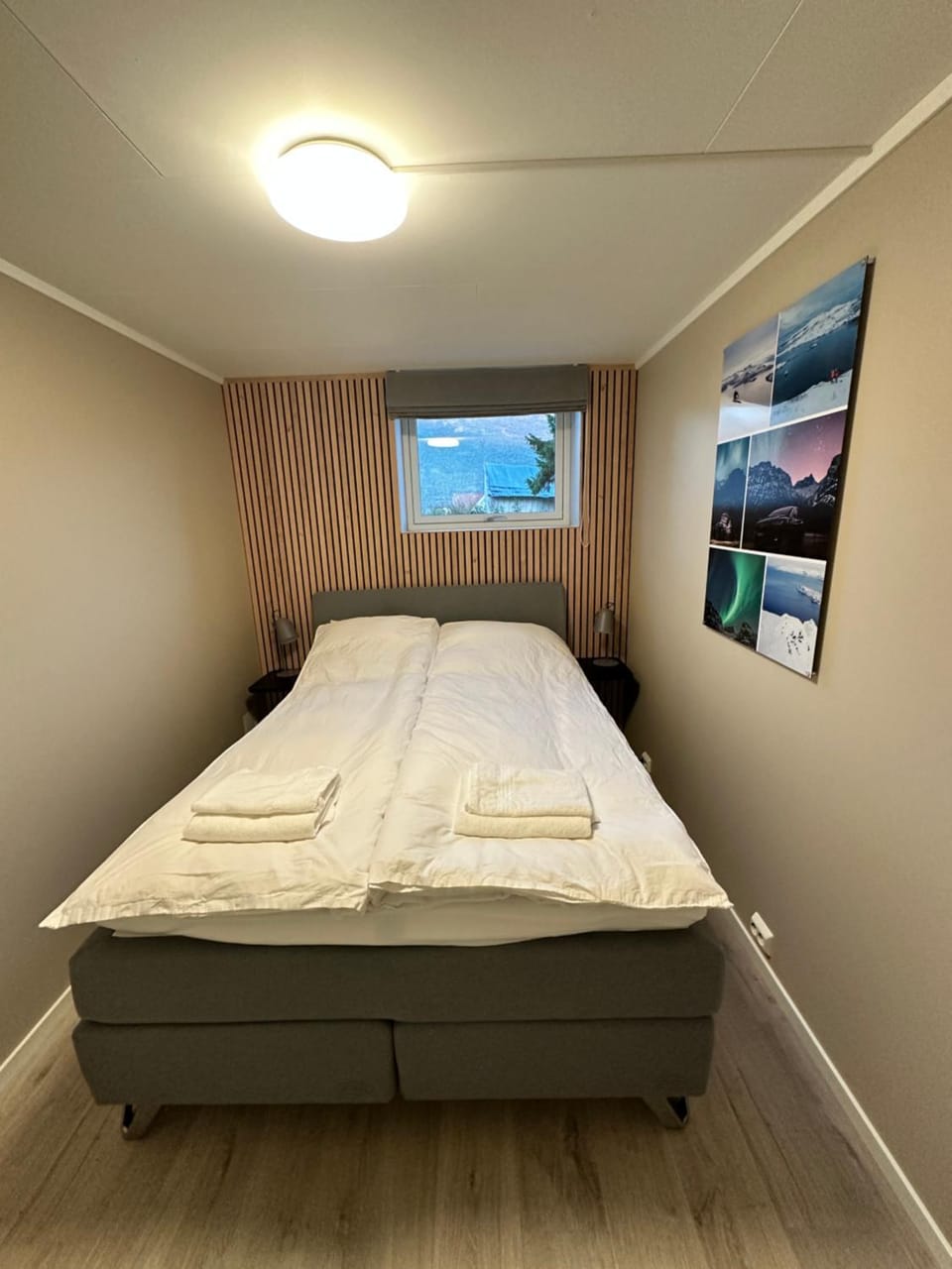 Bedroom, Mountain view