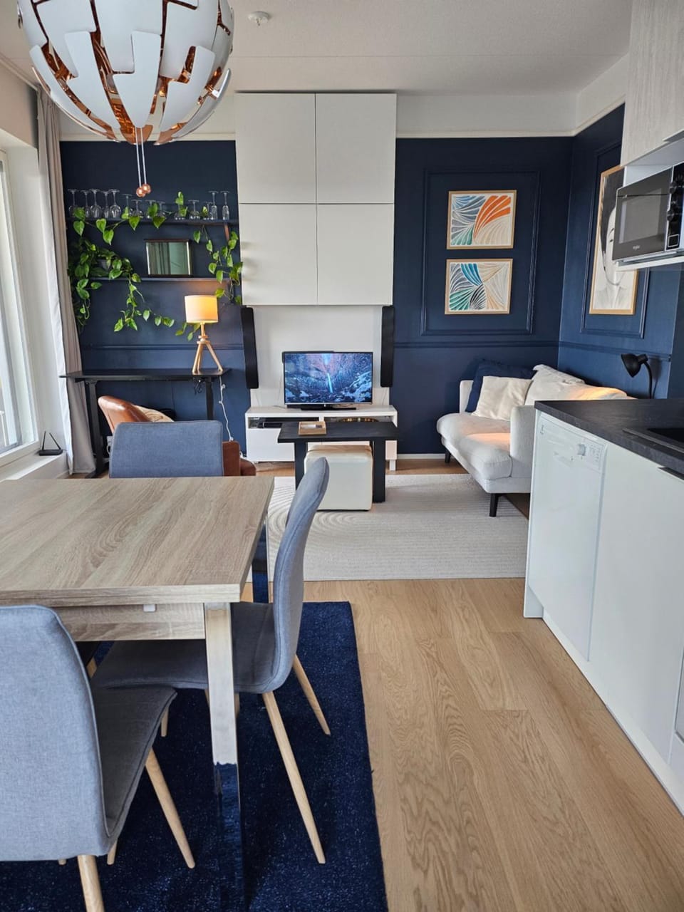 Living room, Dining area