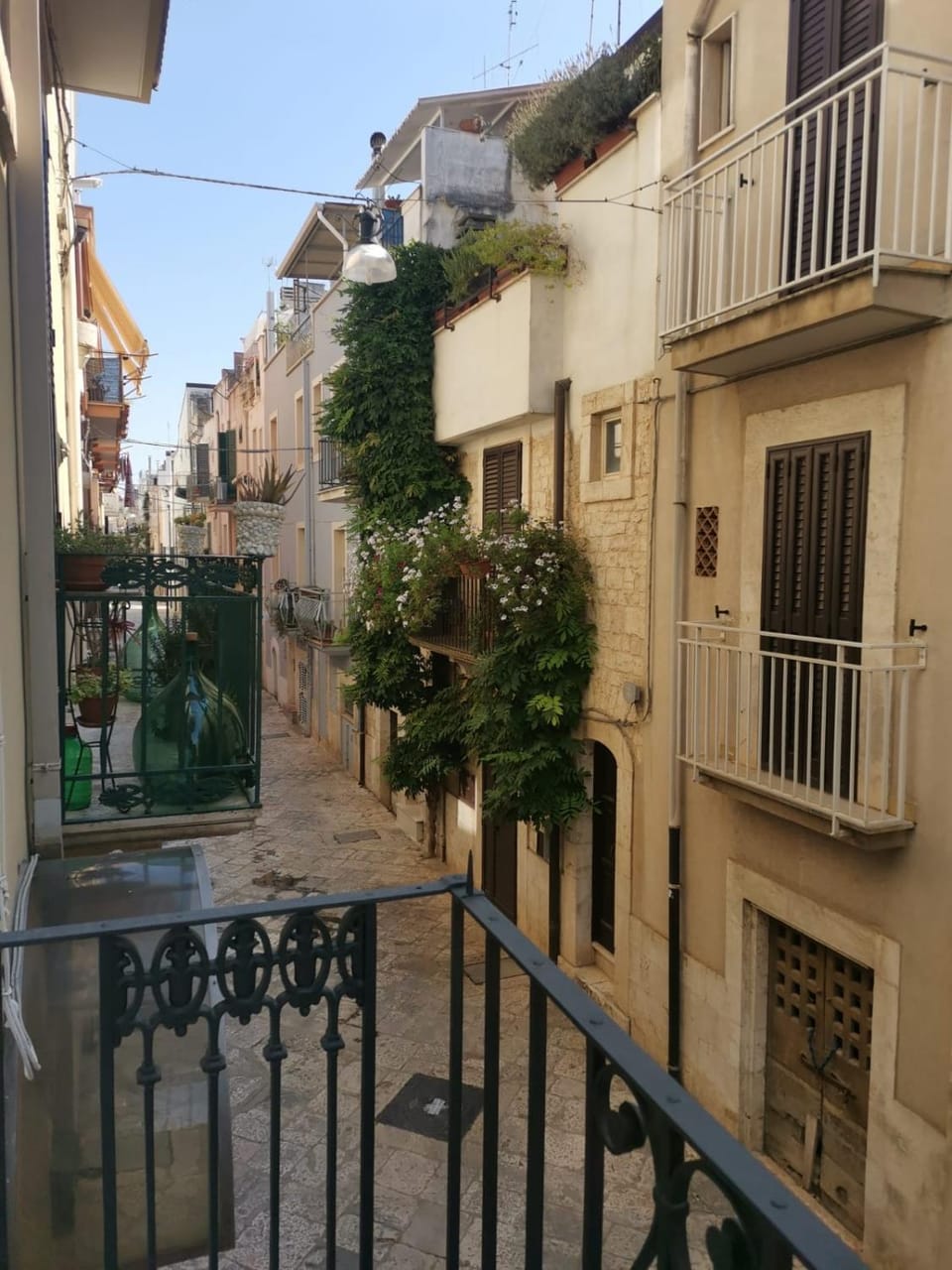 Property building, Day, Neighbourhood, View (from property/room), Balcony/Terrace, City view, Street view