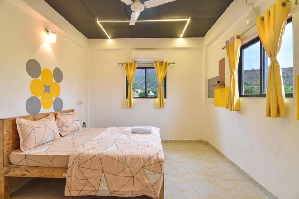 II OSTRICH VILLA lI Villa in Maharashtra