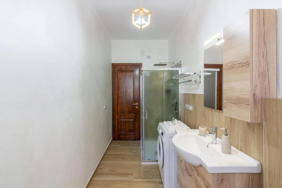 Shower, Bathroom, towels