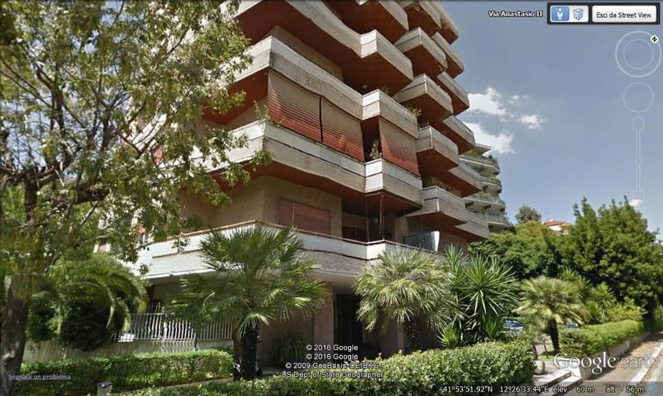 Facade/entrance