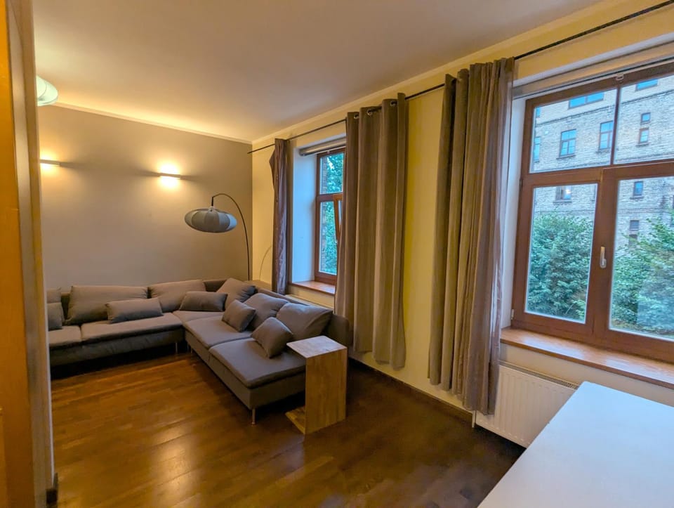 Bed, Living room