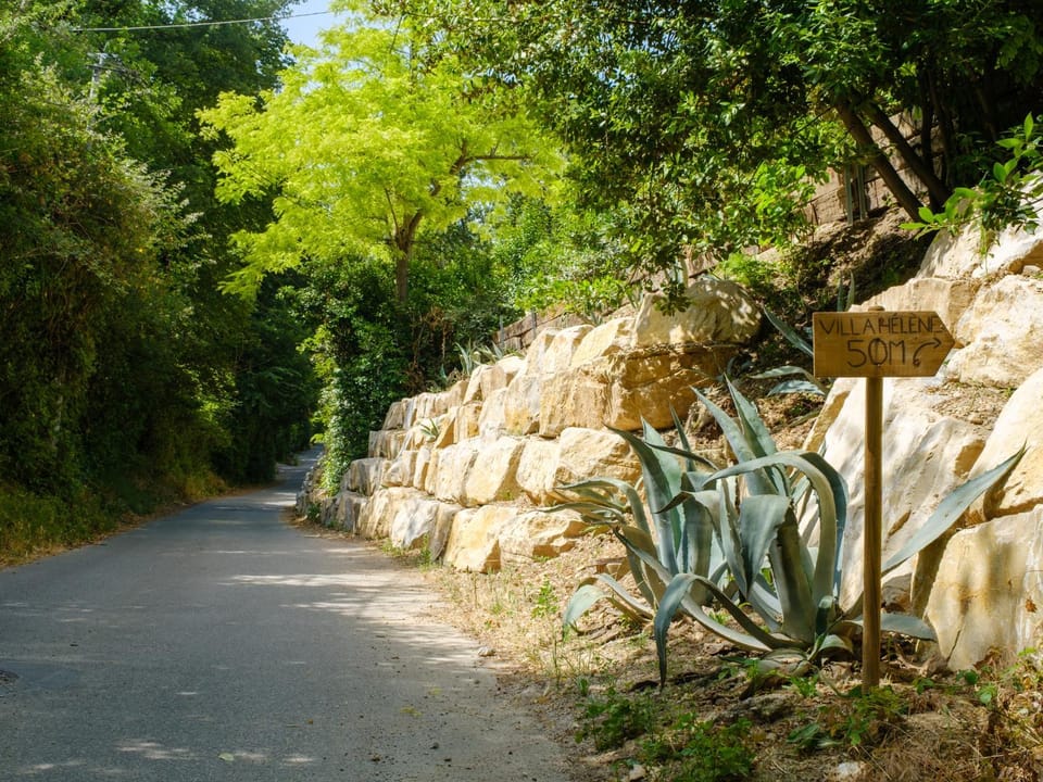 Property building, Day, Neighbourhood, Natural landscape