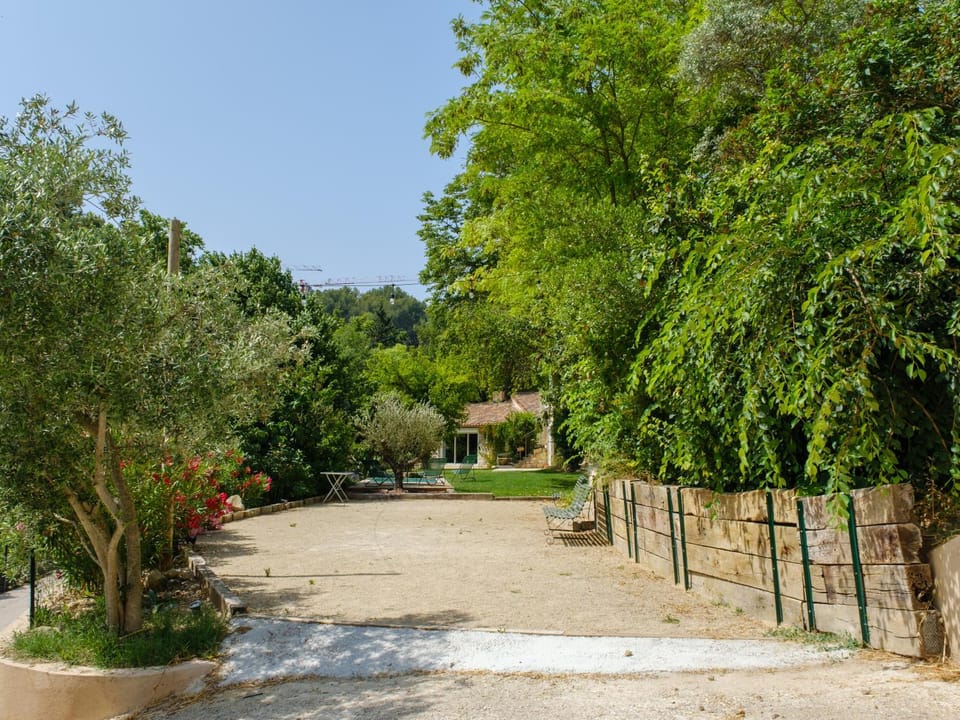 Property building, Day, Natural landscape, Garden, Garden view