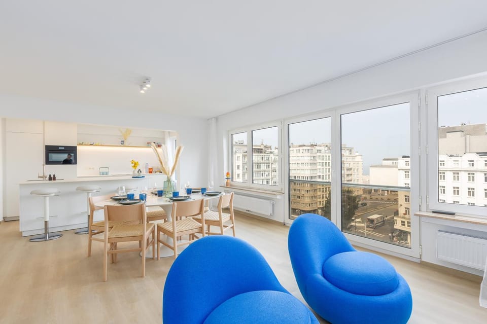 View (from property/room), Dining area, City view, Sea view, kitchen