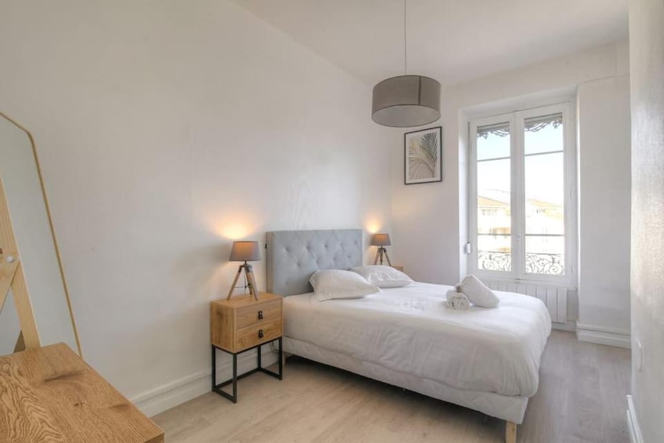 Bel appartement lumineux, Croix-Rousse - Hôpitaux Apartment in Caluire-et-Cuire