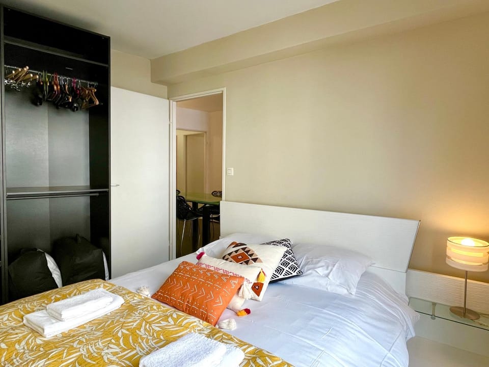 Le Forville Centre avec Parking Apartment in Reims
