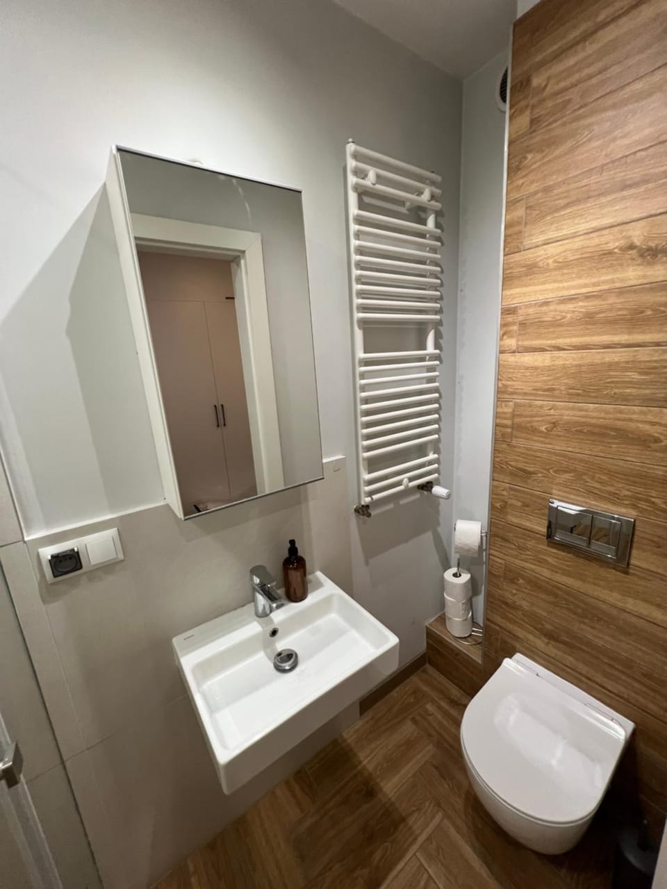 Warsaw City Budget Room 3 #self check-in #essentials included Apartment in Warsaw