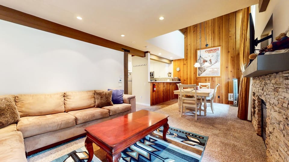 Mammoth Ski & Racquet Club #118 condo Apartment in Mammoth Lakes