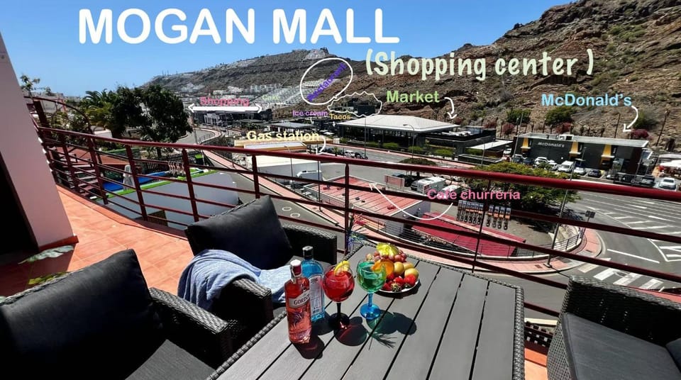 Day, Neighbourhood, Text overlay, Mountain view, Street view, Location