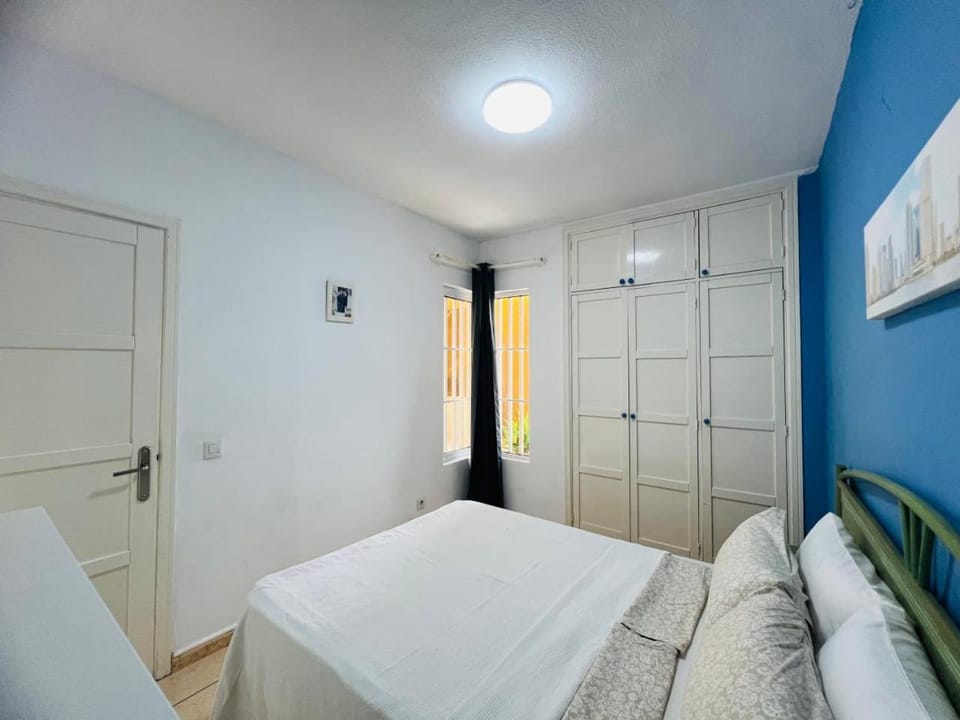 Bed, Photo of the whole room, Bedroom, wardrobe