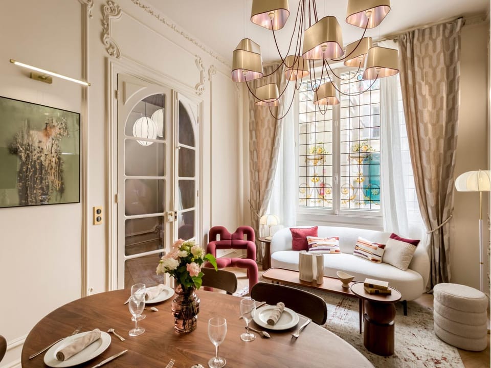 Living room, Seating area, Dining area