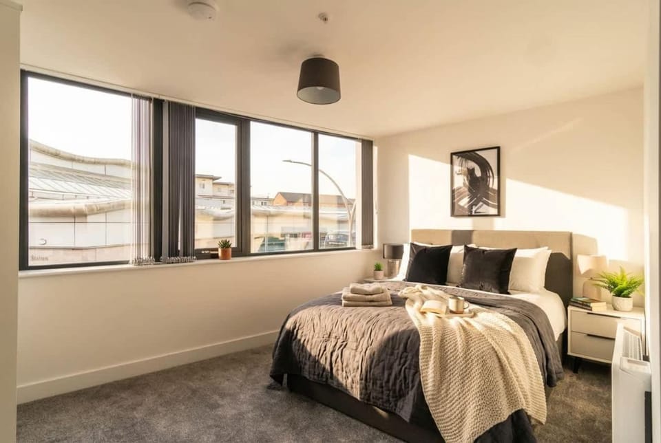 Bright 1 Bed Apartment in Central Wrexham Apartment in Wrexham