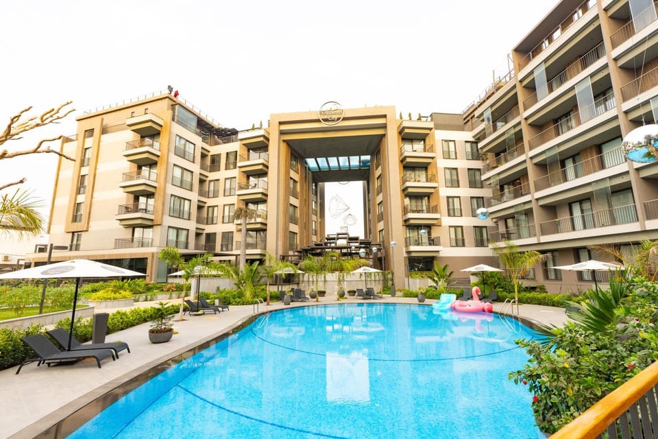 Swimming pool, Swimming pool