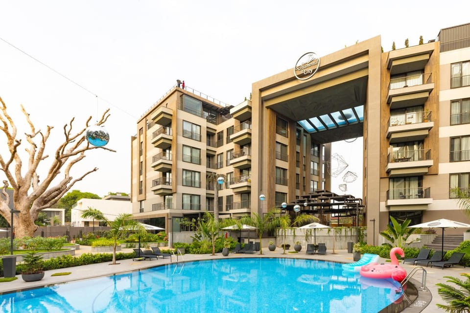 Pool view, Swimming pool