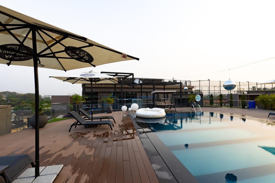 Swimming pool, Swimming pool