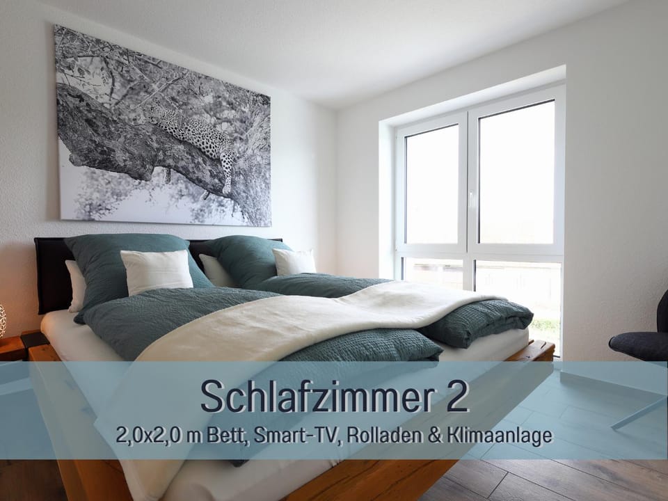 Bed, TV and multimedia, Bedroom, cot