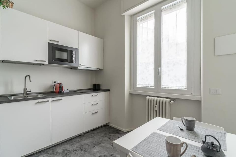 Urban Flat Papiniano - Walk to Duomo Navigli M2-M4 Apartment in Milan