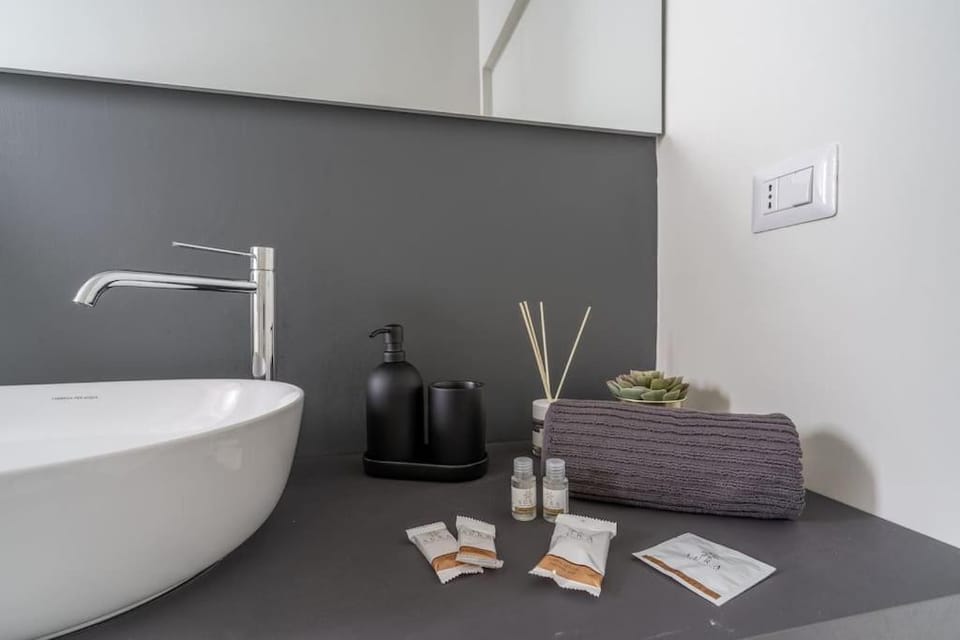 Urban Flat Papiniano - Walk to Duomo Navigli M2-M4 Apartment in Milan