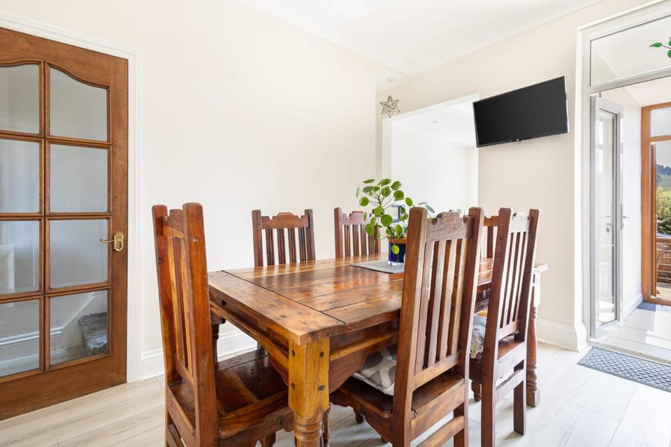 TV and multimedia, Dining area