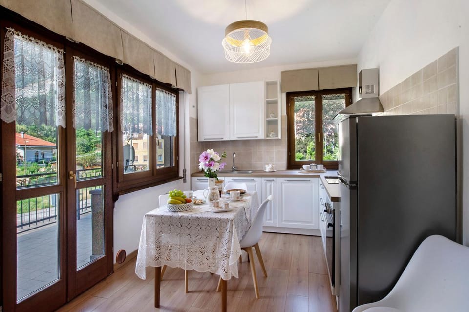 Property building, Kitchen or kitchenette, Living room