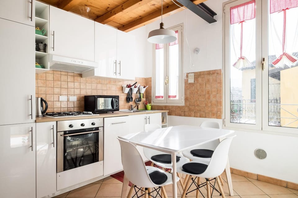 Kitchen or kitchenette, Living room