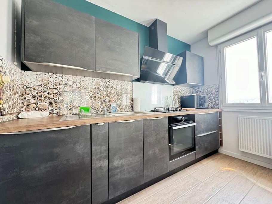 Jolie F3 Berthelot , Tout Equipé - WI-FI , CL-FD Berthelot 10eme Apartment in Clermont-Ferrand