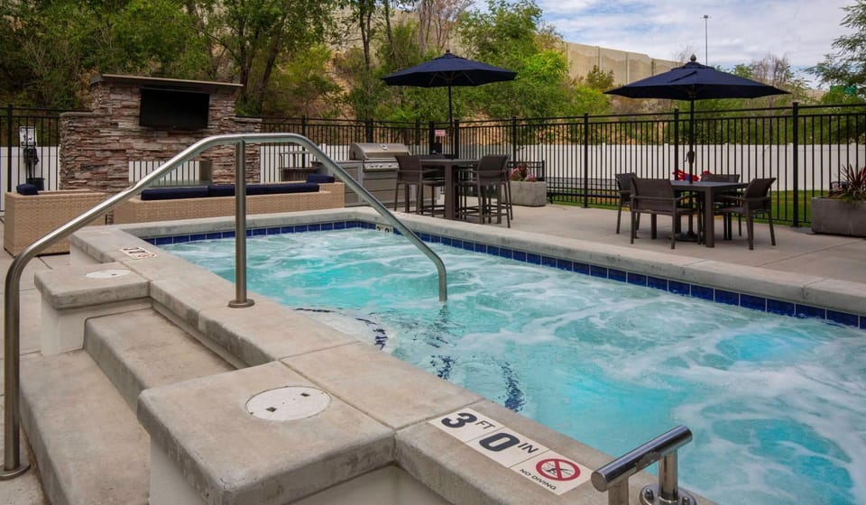 Cozy Getaway Near City Center Apartment in Salt Lake City