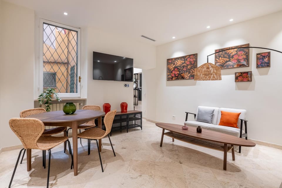 Living room, Dining area