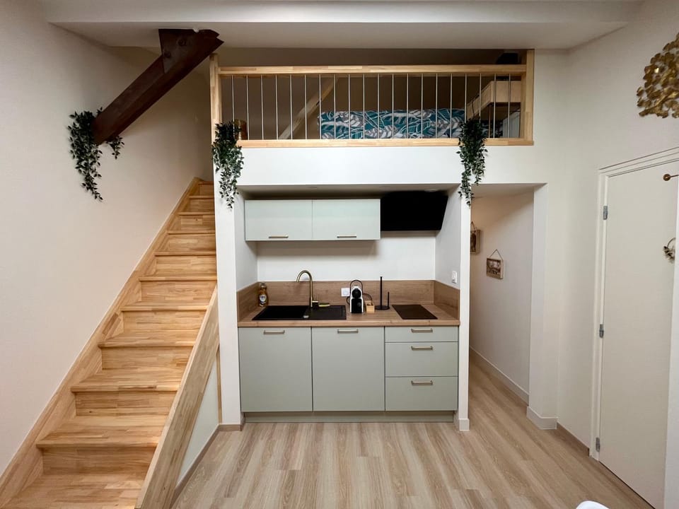 Coffee/tea facilities, Kitchen or kitchenette, heating, internet, stove, toaster, kitchen