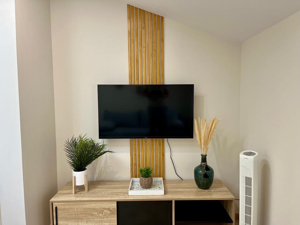 TV and multimedia, Living room, heating, internet