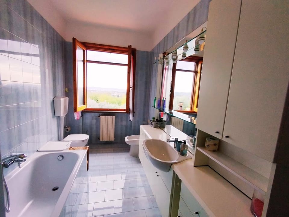 Shower, Toilet, Bathroom, Bath