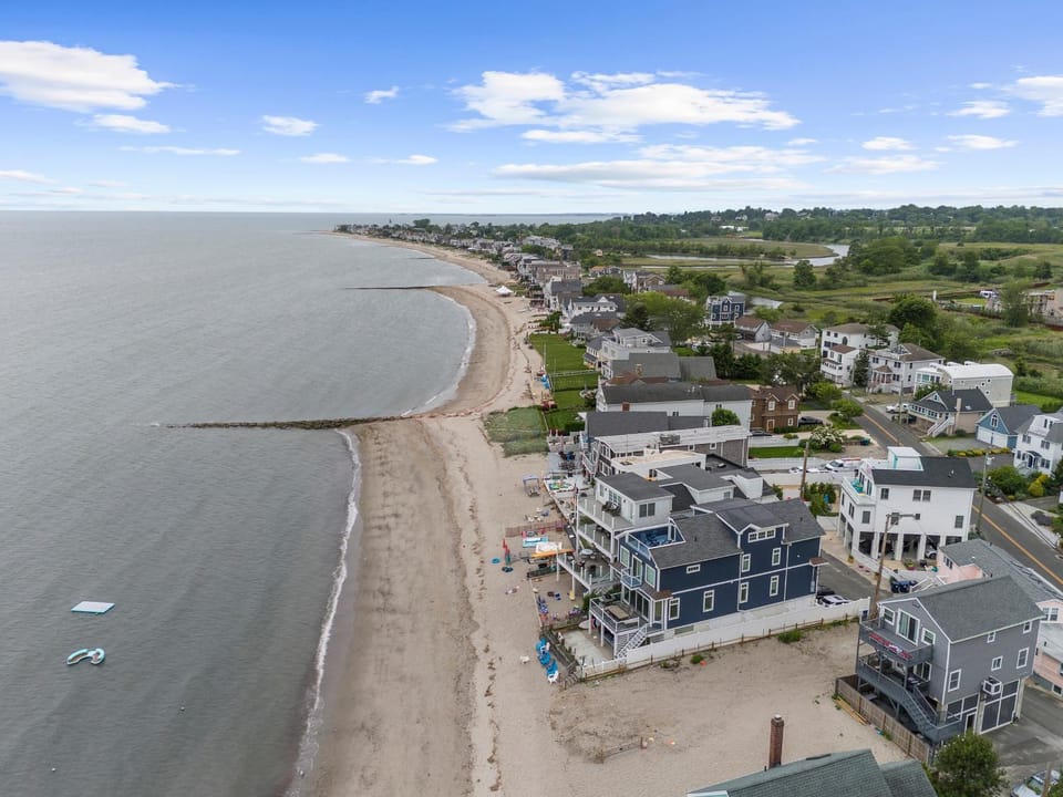 Property building, Bird's eye view, Beach