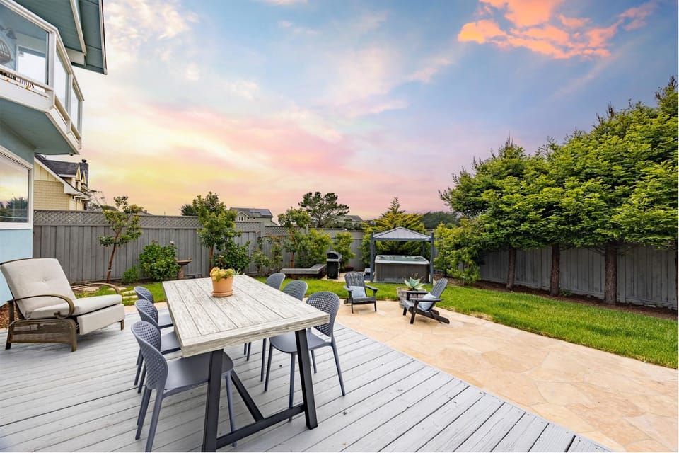 Patio, Garden, Balcony/Terrace, Seating area, Dining area, Garden view