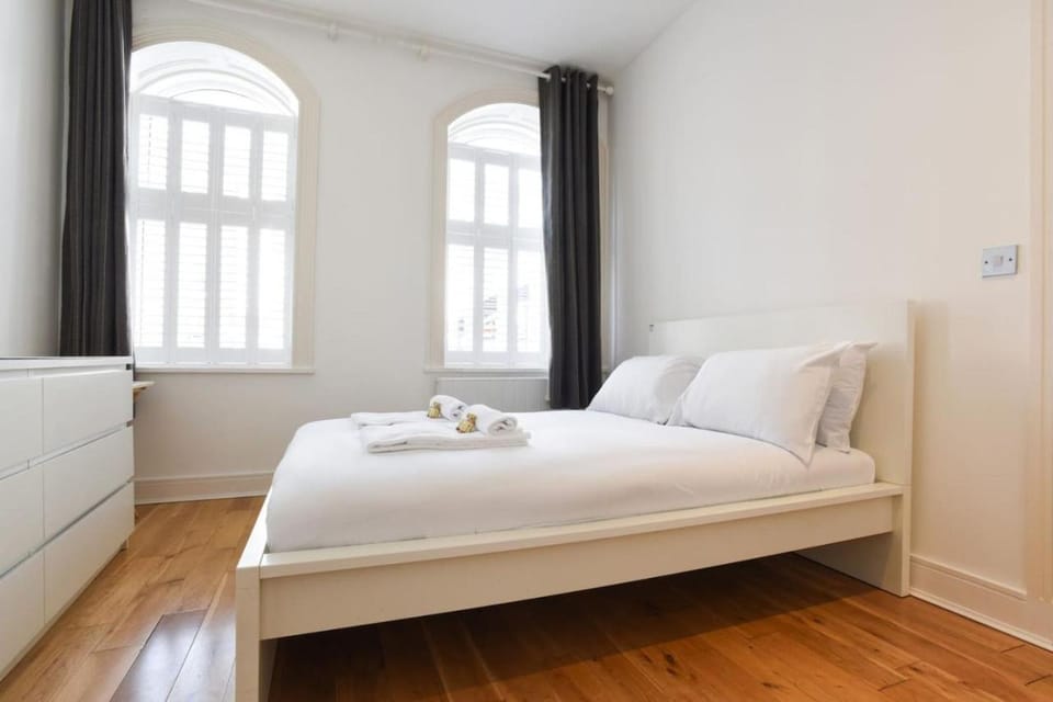Air Maison - Charming 1-Bedroom Flat in Historic Old Portsmouth Apartment in Portsmouth