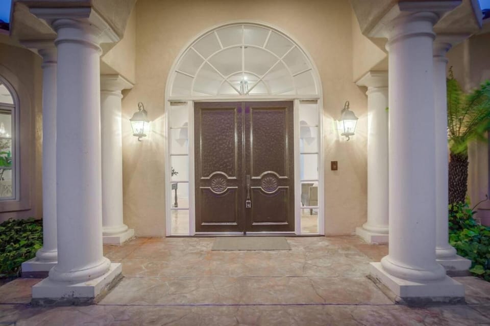 Poway Villa - Private Resort House in Poway