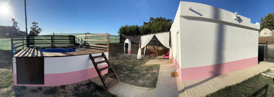 Patio, Day, Swimming pool, sunbed